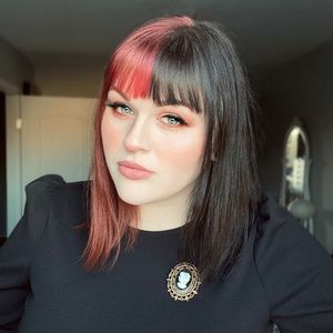 Meet your Posher, Ainsley